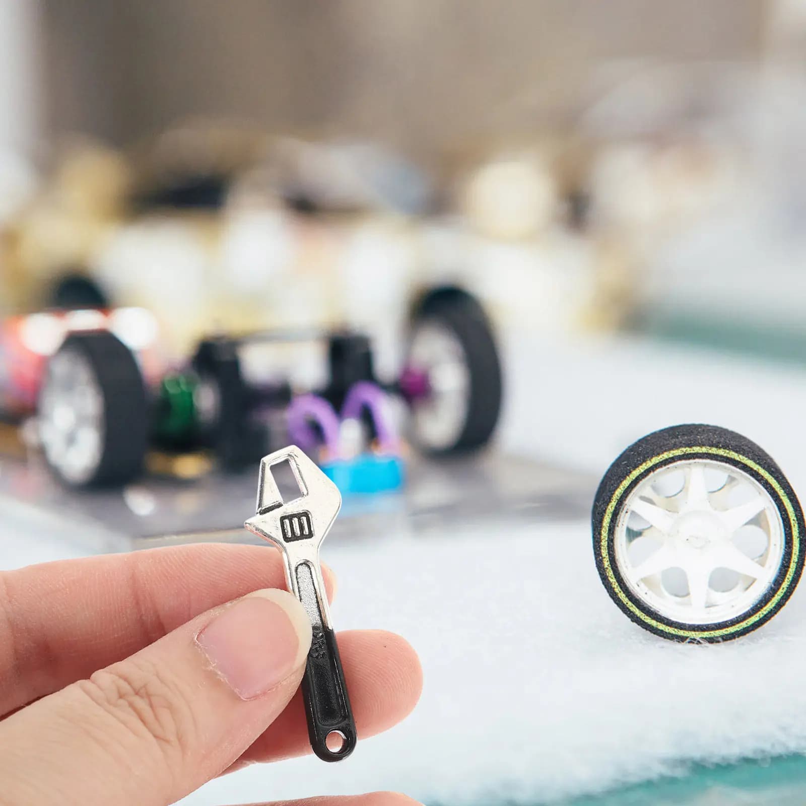 Set di Attrezzi in Miniatura, Mini Martello e Chiave in Metallo Versatili per Modellismo, Fotografia e Decorazione di Miniature