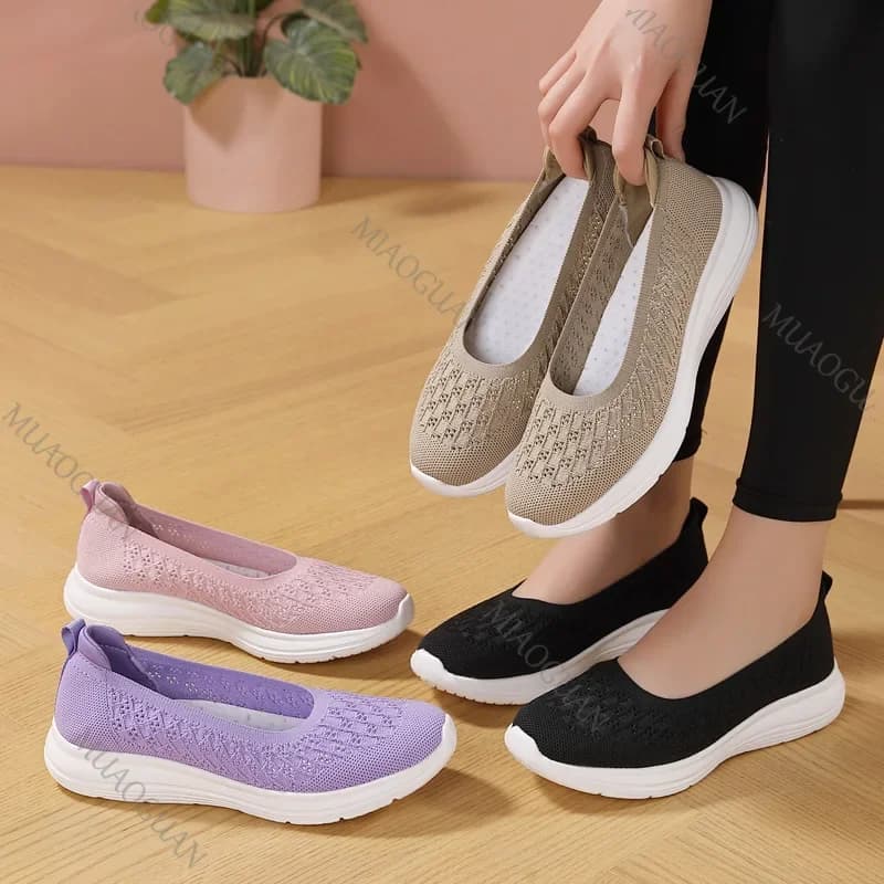 Primavera nuove scarpe da donna di grandi dimensioni bocca superficiale fondo piatto scarpe da mamma scarpe casual vulcanizzate lavorate a maglia in rete appartamenti con suola morbida scarpe estive donna sneaker