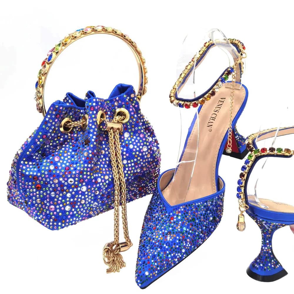 2024 scarpe a punta e borsa da donna di lusso di Design italiano Set scarpe con decorazione di diamanti pieni blu per la festa