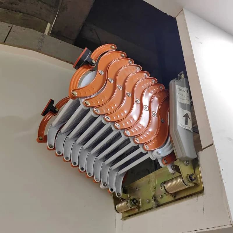 Scale pieghevoli da appendere alla parete soffitta telescopica scala in lega di sollevamento a gradini Pull Down Custom 1M-3M