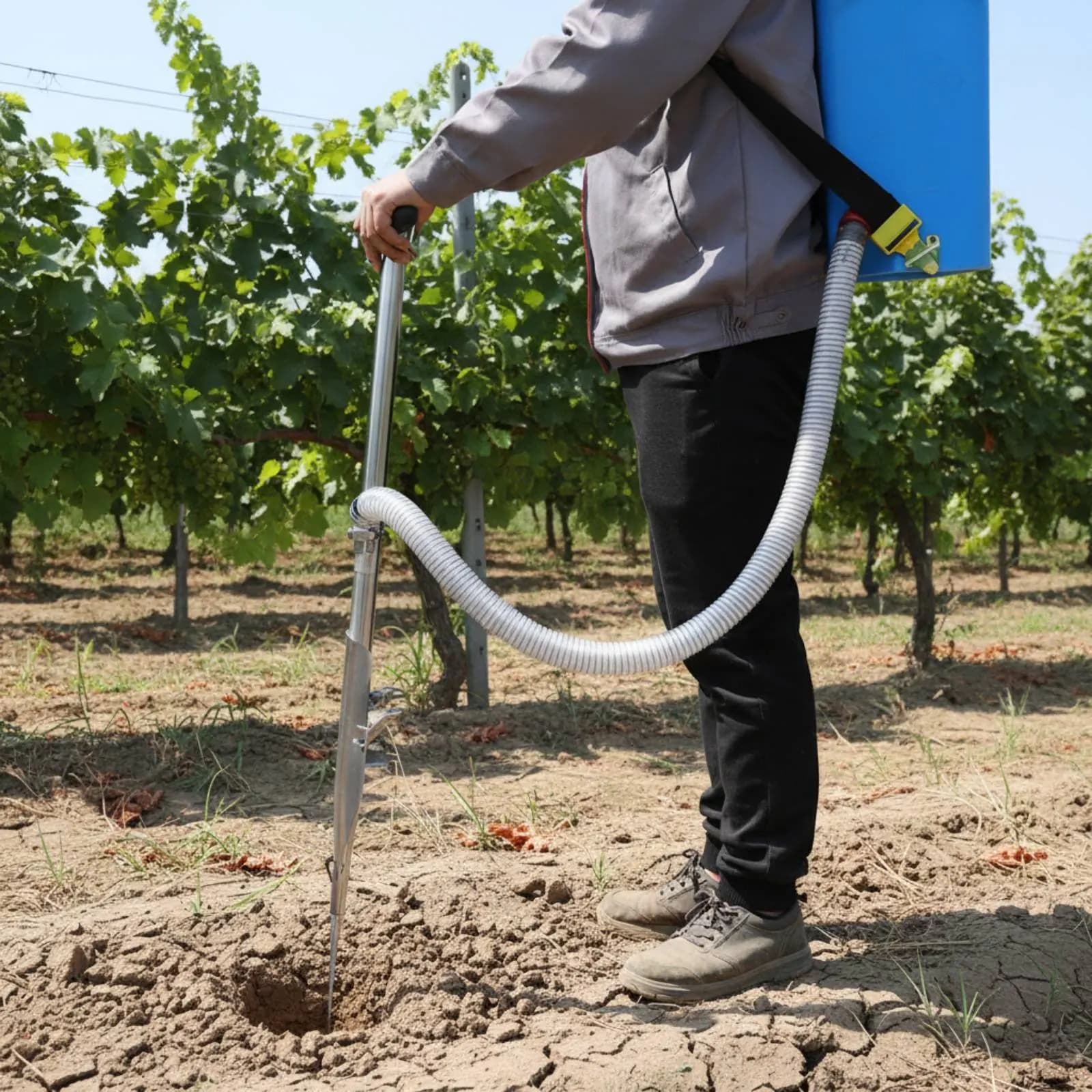 Applicatore di fertilizzante per radici di alberi da frutto, robusto e resistente, per l'irrorazione profonda del terreno, a zaino, resistente all'usura