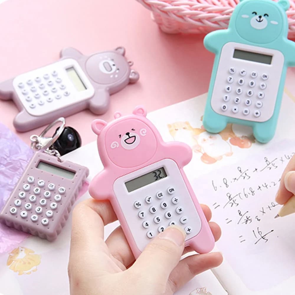 Mini Calcolatrice a cifre per orsi Calcolatrice portatile carina Display tascabile 8 Orso cartone animato Calcolatrice creativa carina Forniture per ufficio