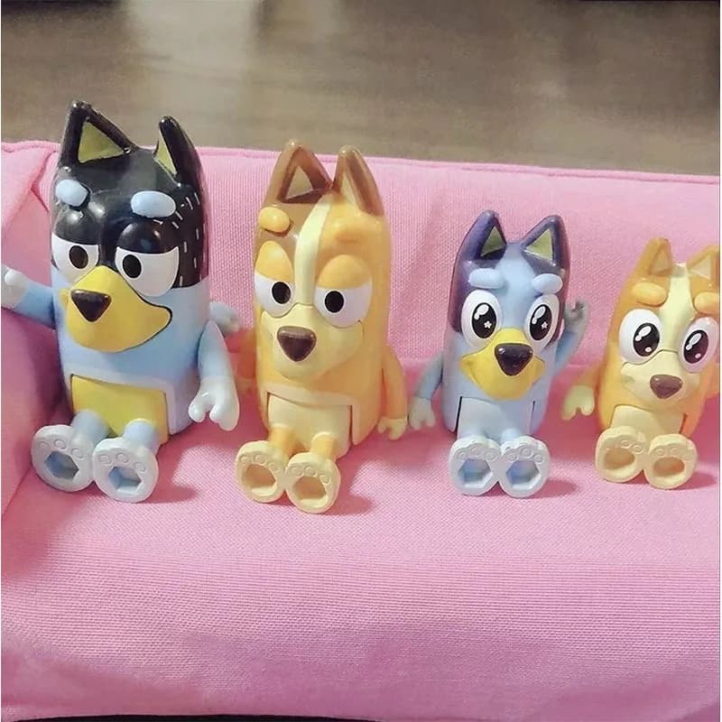Nuovo Set di 4 Action Figure della Famiglia Bruy, Modellini Cartoon di Blueyed e Bingo, Giocattoli Anime per Bambini, Regalo di Compleanno e Natale