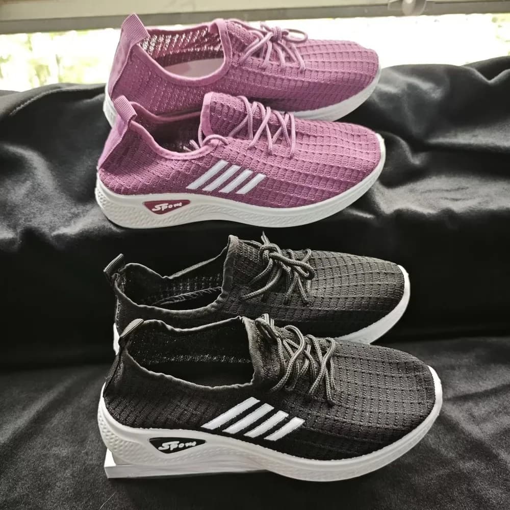 Nuove scarpe da ginnastica da corsa basse in rete da donna alla moda 2025 con rete d'aria per scarpe basse da donna primaverili ed estive