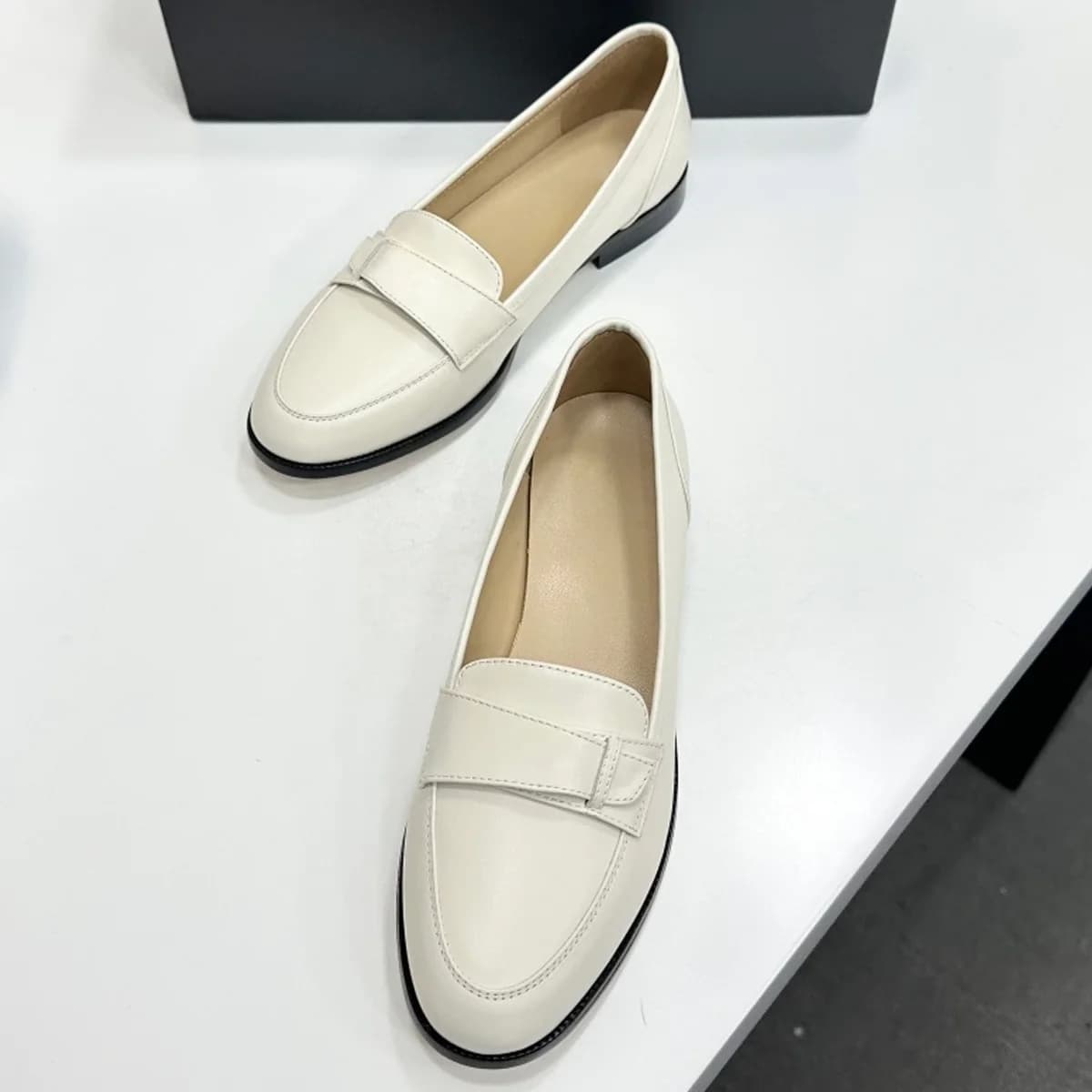 2026 Women's Soft Genuine Leather Round Toe Penny Loafers, Fashion Slip-Ons Classic Retro Daily Office Casual Shoes YYT26060162