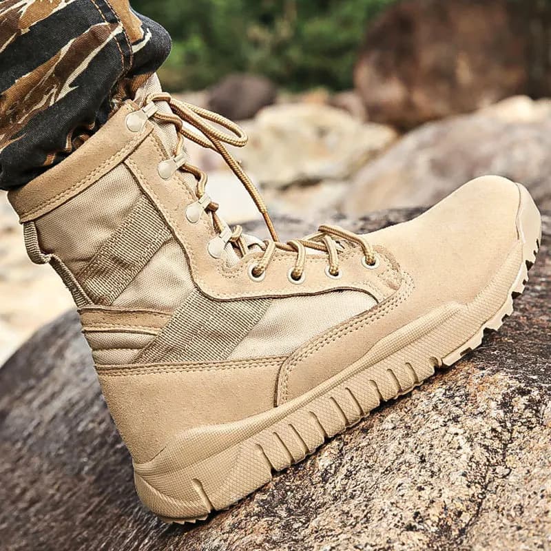 2024 Stivali tattici da uomo Scarpe da trekking sportive Scarpe da ginnastica da uomo alla caviglia all'aperto Stivali da combattimento nel deserto da uomo Stivali Botas Hombre