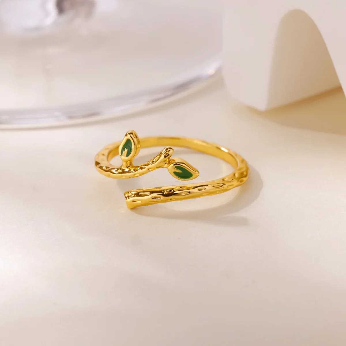 Anello a foglia geometrica vintage di spedizione gratuita per le donne Anello color oro in acciaio inossidabile 2025 Regalo di gioielli per coppie di nozze di moda