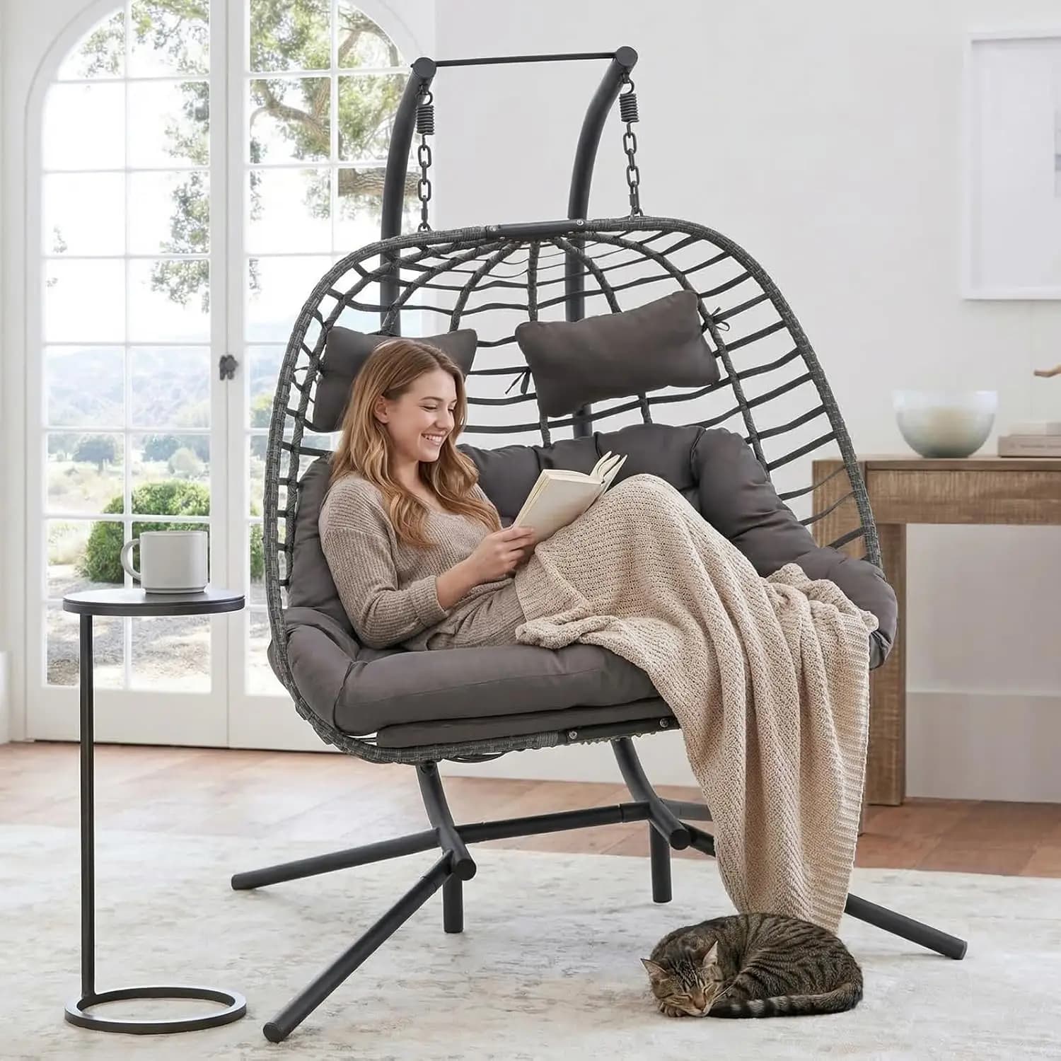 Sedia a Dondolo in Vimini e Rattan Resistente ai Raggi UV con Supporto, Divanetto da Esterno per Patio e Giardino, Struttura in Metallo per 2 Persone, Personalizzabile
