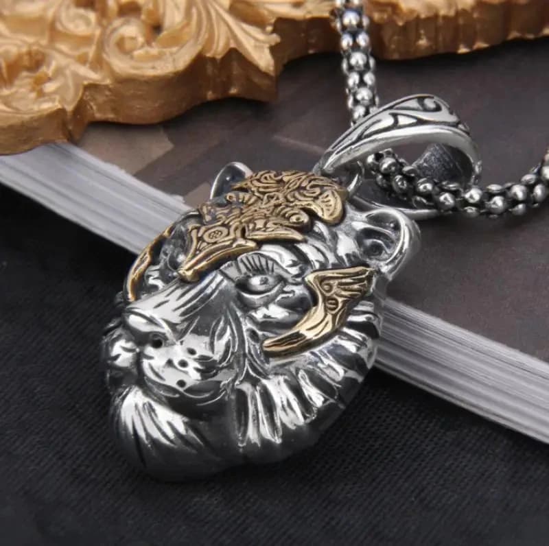 Necklace with fashionable tiger head pendant Necklace with animal tiger Gift of casual jewelry hip-hop men's fashion