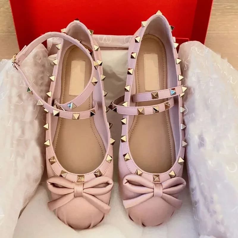 V family riveted satin ballet shoes female 2025 new bow French single shoes flat bottom Mary Jane princess shoes