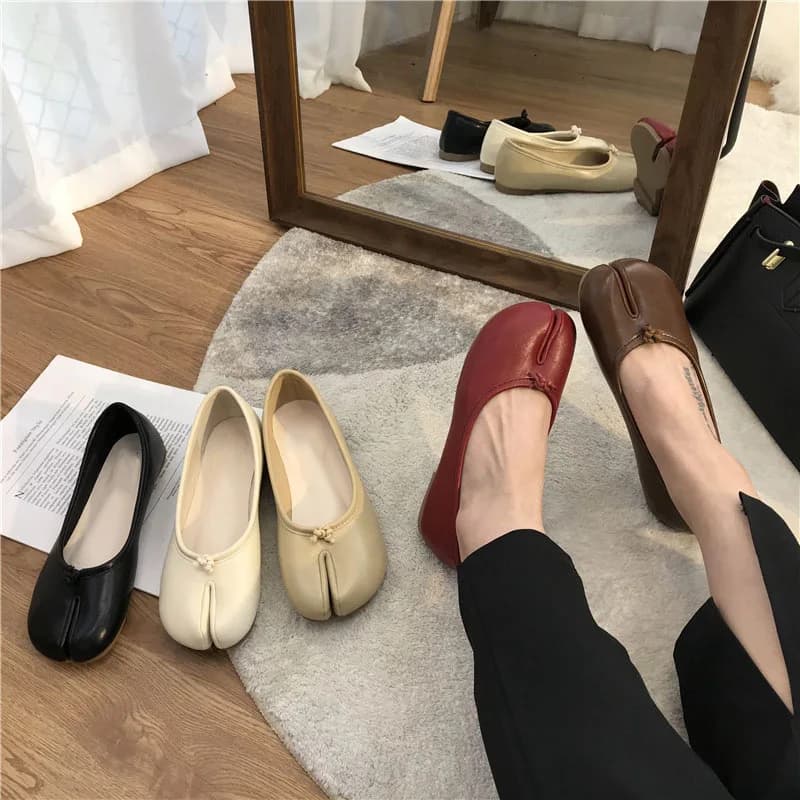 Scarpe da donna Tabi Ninja nere Scarpe da donna in pelle microfibra Comode scarpe basse Pantofole con punta divisa Mocassini con fondo morbido Mocassini da donna