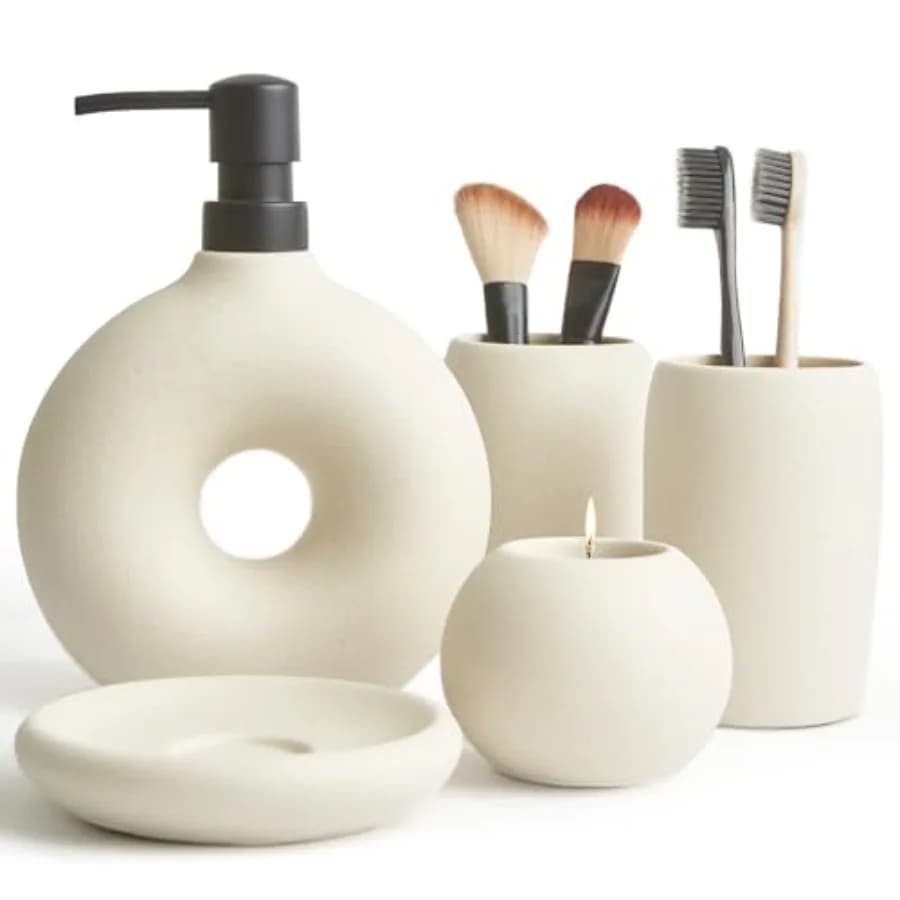 Set di Accessori per Bagno in Ceramica, 5 Pezzi - Dispenser Sapone 470 ml, Porta Spazzolino, Porta Dentifricio, Portasapone, Portacandele - Beige