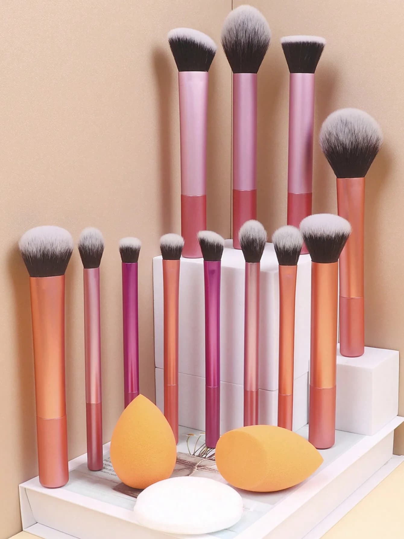 12pcs Multi-Functional Makeup Brush Set Including Powder Brush, Blush Brush, Foundation Brush, Eyeshadow Brush, Blending Brush, Contour Brush, Along With An Oblique Cut Makeup Sponge, Rounded Makeup Sponge, And White Powder Puff,Makeup Brush Kit
