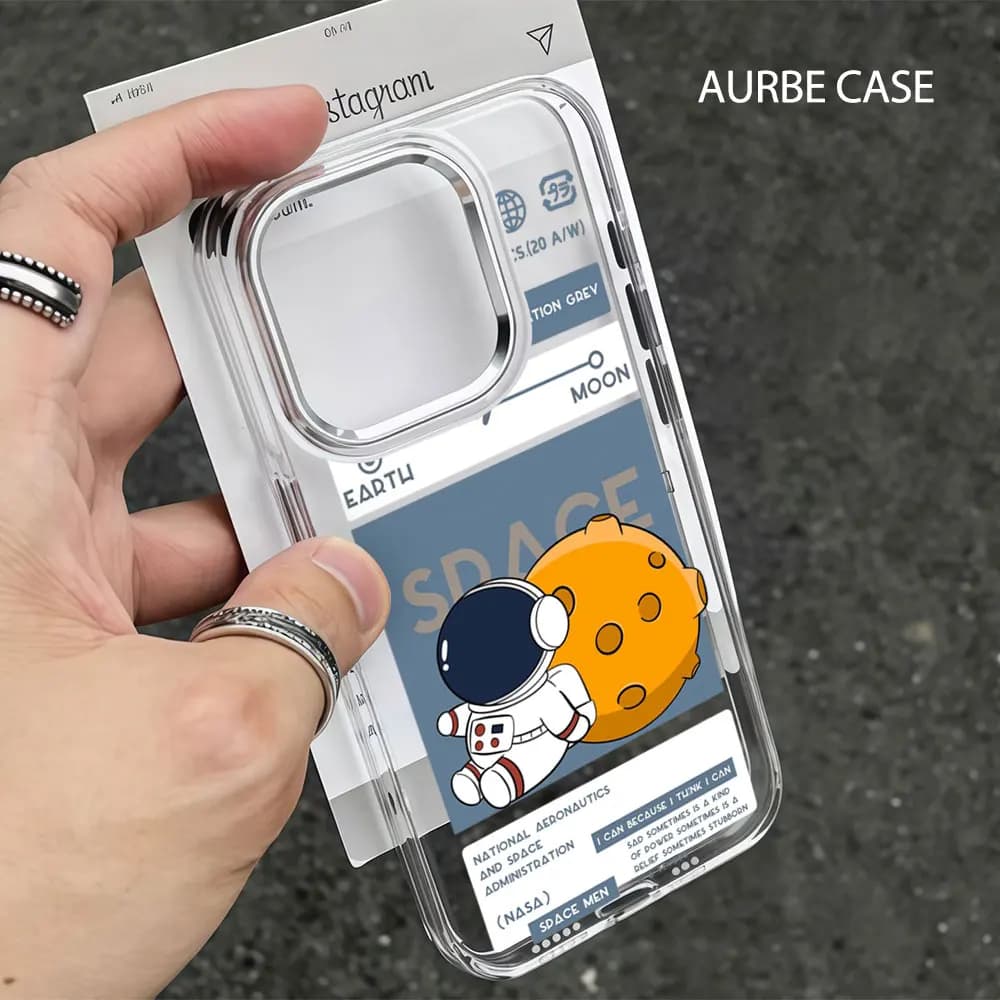 Cover Aurbe per iPhone 17 16 15 14 13 12 11 Pro Max 16E con cornice lente argentata e scocca trasparente, 1 pz, Hello Astronaut