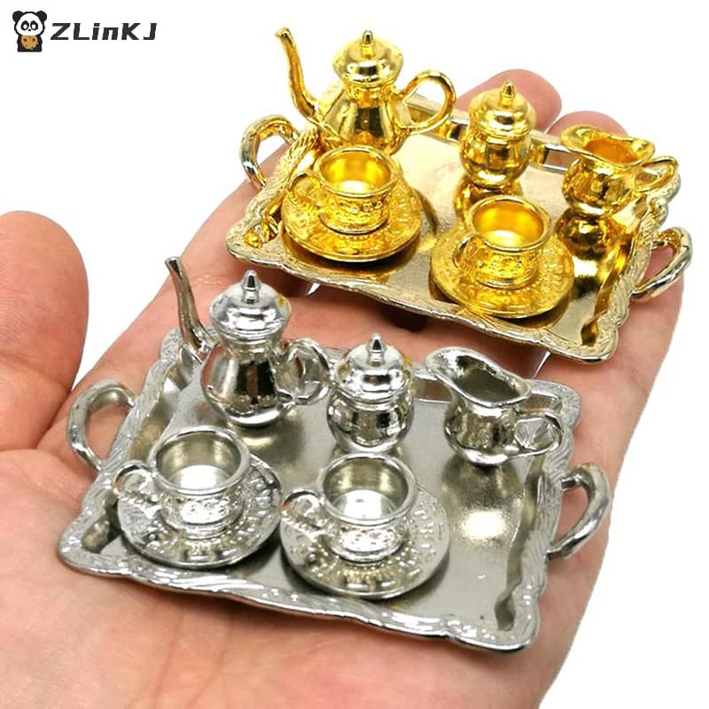 ▶ Set di 10 Pezzi di Stoviglie in Miniatura per Casa delle Bambole 1:12, Set di Tazze e Piatti in Metallo