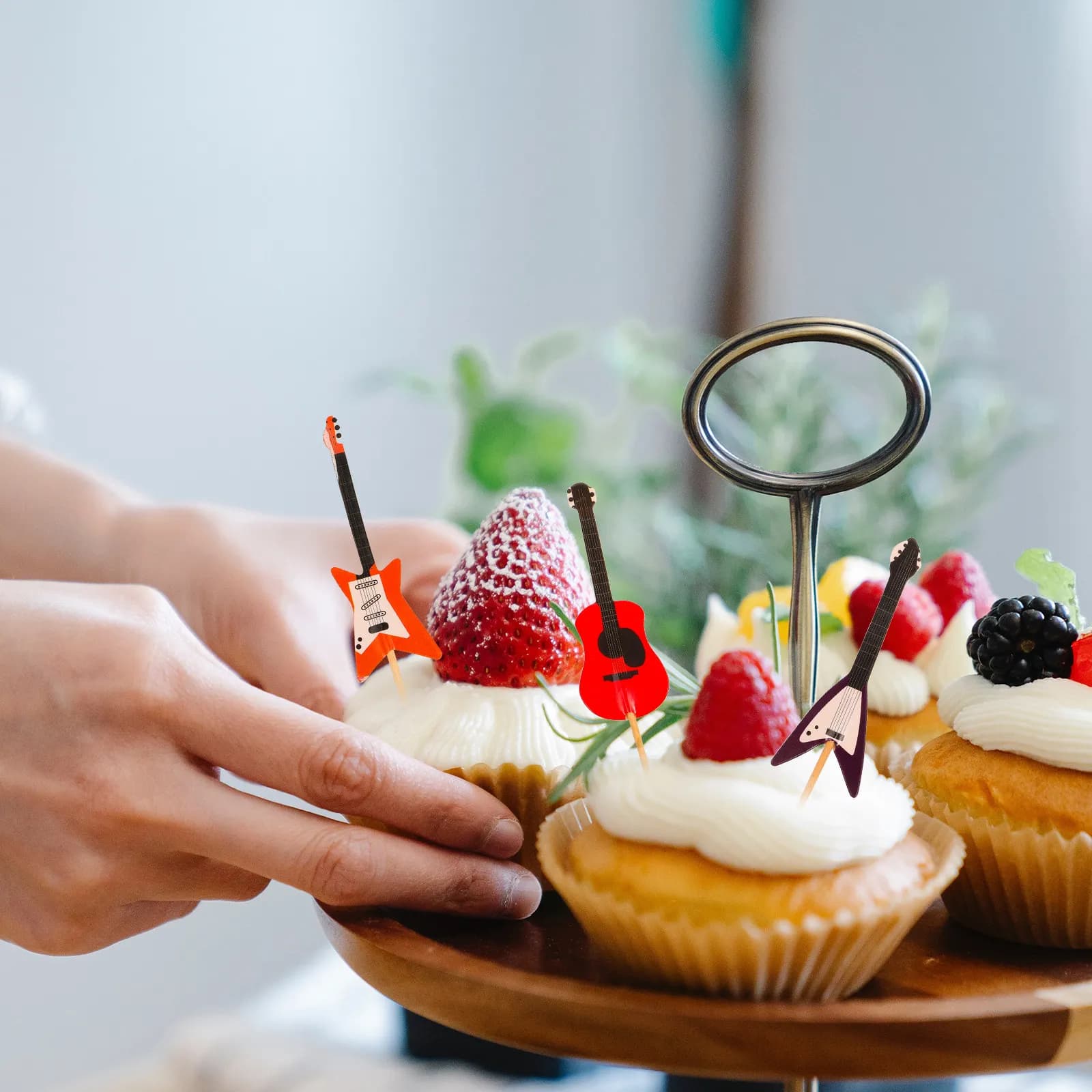 24 Pezzi Decorazioni per Torte a Forma di Chitarra, Design Glitterato, Topper per Cupcake, Accessori per Feste, Strumenti Decorativi per Matrimoni e Compleanni
