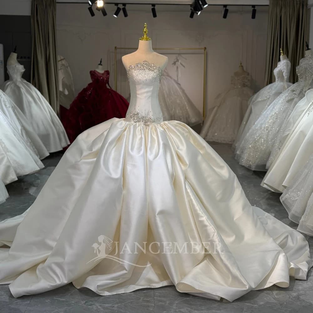 Nuovo Arrivo Abito da Sposa Principessa in Raso Senza Maniche Abito Nuziale Personalizzato Abiti da Sogno per la Sposa Abito da Ballo vestido femininos