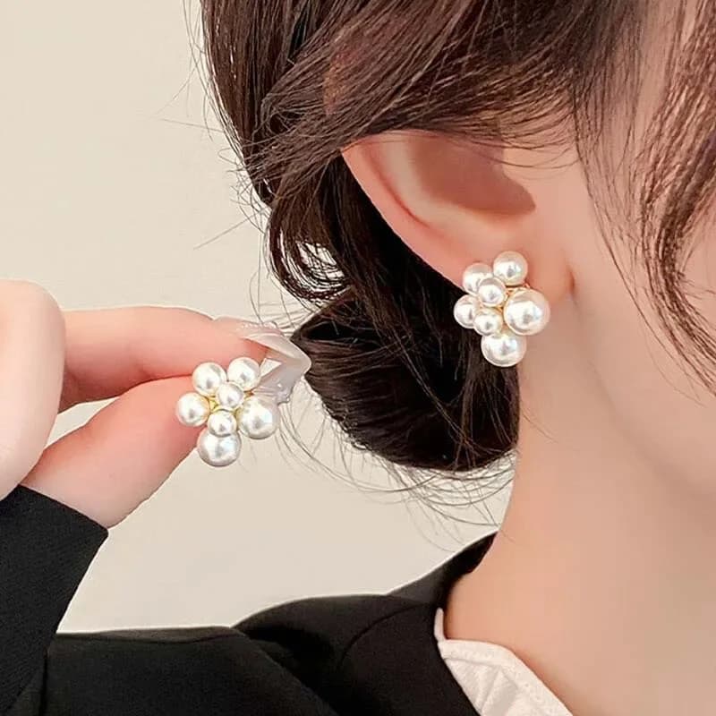 Vintage Metal Irregular Pearl Stud Earrings for Women Girl Elegant Romantic Geometric Temperament Earrings Wedding Jewelry Gifts