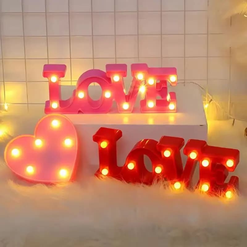 Luce notturna a LED a forma di cuore e amore bianco caldo 1PC, luce decorativa alimentata a batteria per matrimonio, proposta, compleanno, festa, foto prop