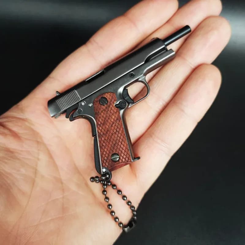 1:3 Bilancia In Lega Colt 1911 Pistola Mini Pistola Portachiavi In Metallo 1911 Pistola Portachiavi Agitarsi Giocattolo PUBG Pistola Regalo Pubg Decorazione Giocattoli