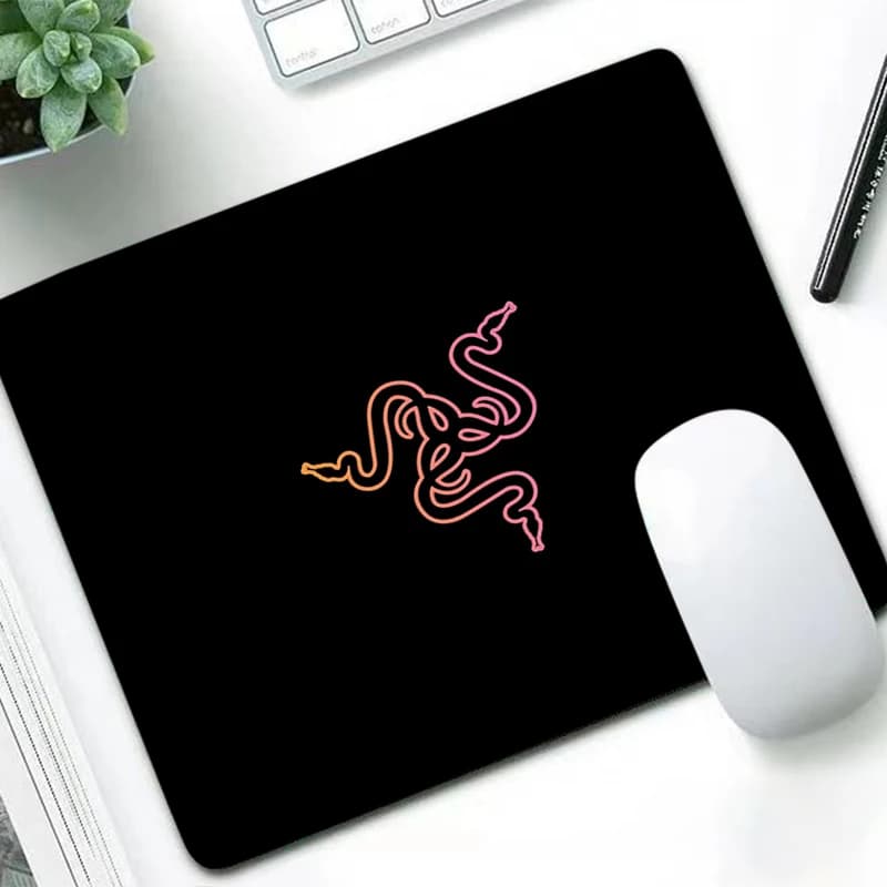 Razer Tappetino per mouse di lusso Anime Gamer Tappetino da scrivania PC Gamer Cabinet Gaming Laptop Varmilo Accessori Tastiera Tappetino per mouse da ufficio