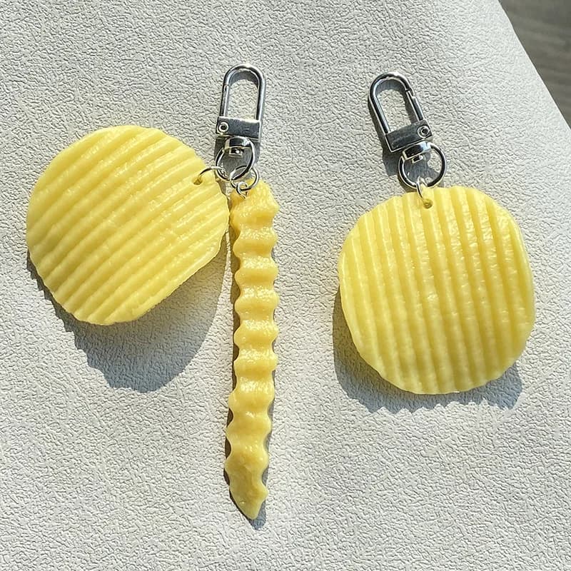 Portachiavi 3D deliziose cibo fritto Portachiavi con patatine ondulate simulate Portachiavi in morbido silicone con dente di lupo e patate Regalo creativo