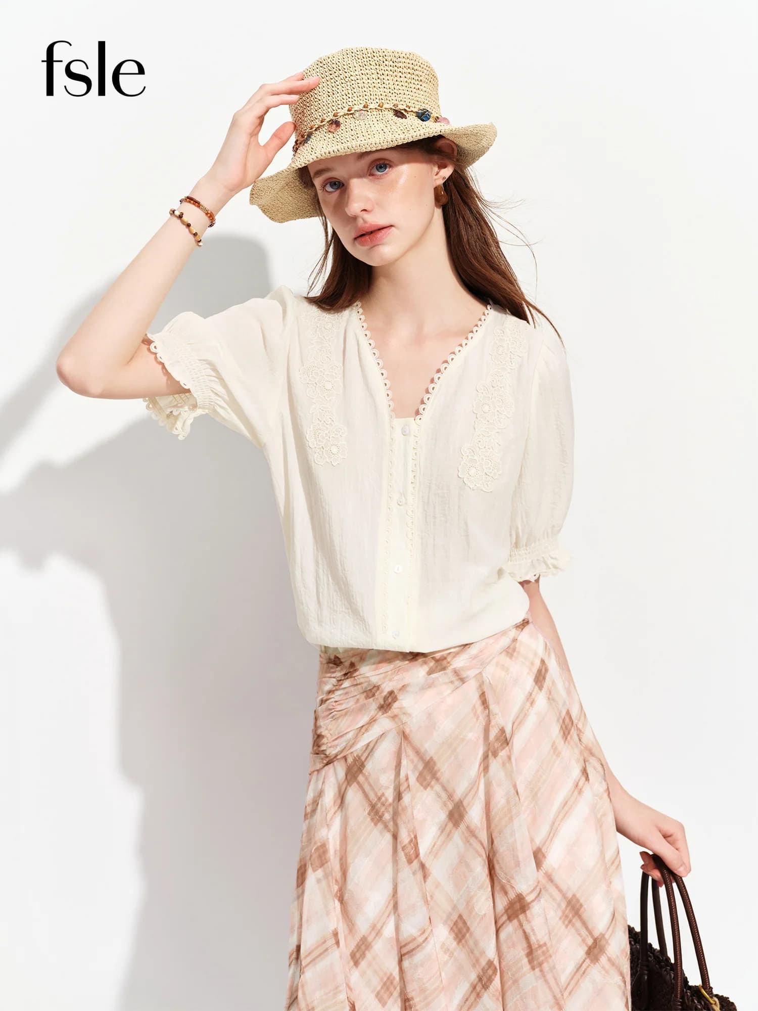 FSLE Women's 2026 Summer New Arrival Lace Spliced V-Neck Blouse Puff Short Sleeve Loose Shirt Commute Outfits Elegant Shirts