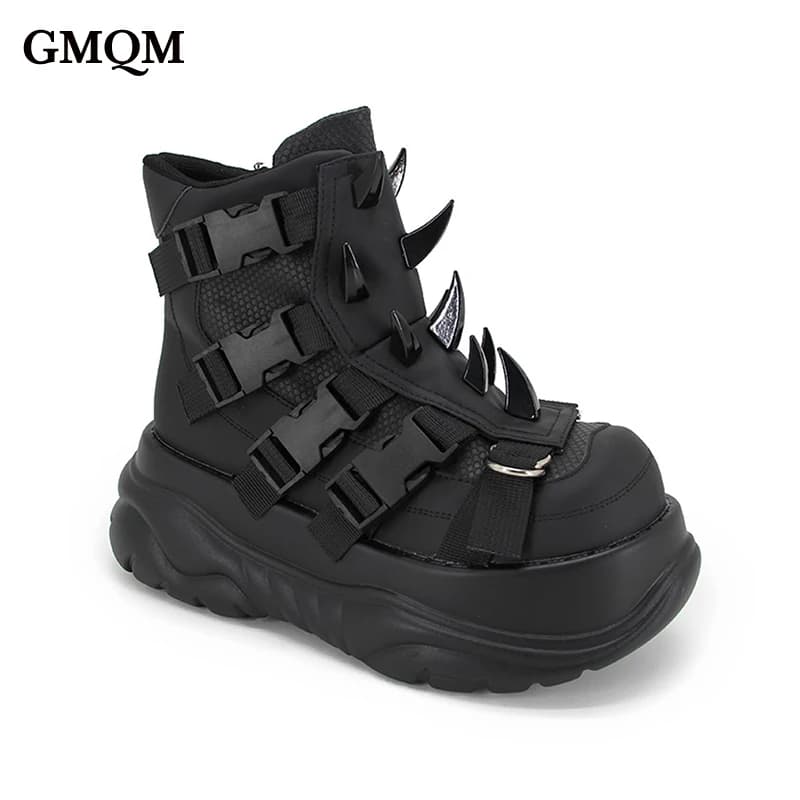 GMQM Nuova Collezione di Stivaletti da Donna alla Moda, Stile Punk Y2K, in Vernice PU, Punta Arrotondata, Neri, Decorazioni Gotiche in Metallo, Suola Spessa