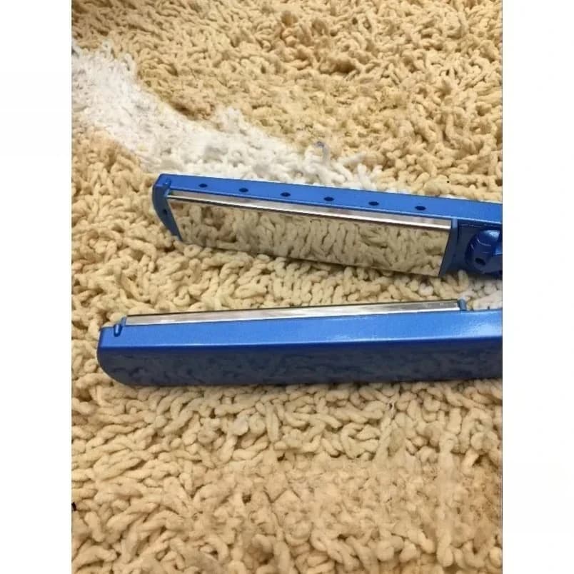 Piastra per capelli 3-in-1 in nano titanio blu con tecnologia a piastre quadrate, misura media