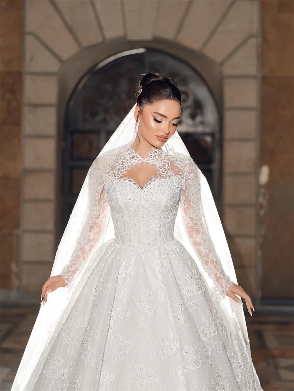 Abito da sposa sexy in pizzo bianco personalizzato formale O-Collo maniche lunghe Abiti da sposa Dreamy A-Line Corte dei treni Vestido De Novia