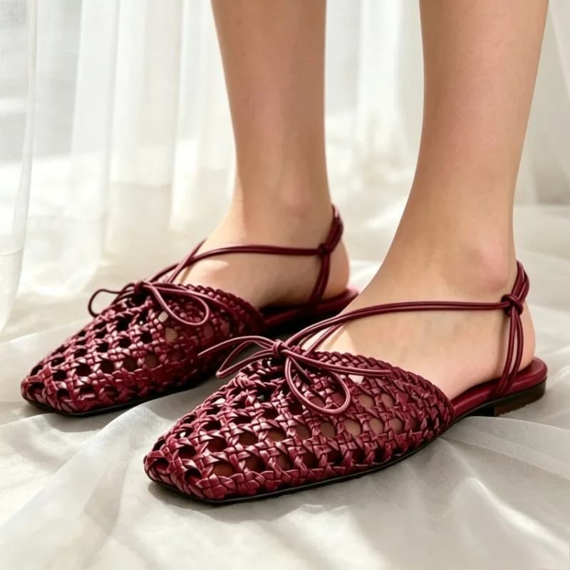 Burgundy Butterfly Detail Flat Sandals Women Elegant Hollow Braided Slingback Designer Shoes Comfortable Square-Toe Beach Sandal
