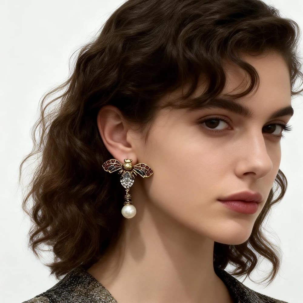 Orecchini vintage di lusso con perline di cristallo a forma di ape per donna, gioielli etnici con insetti e perle simulate.