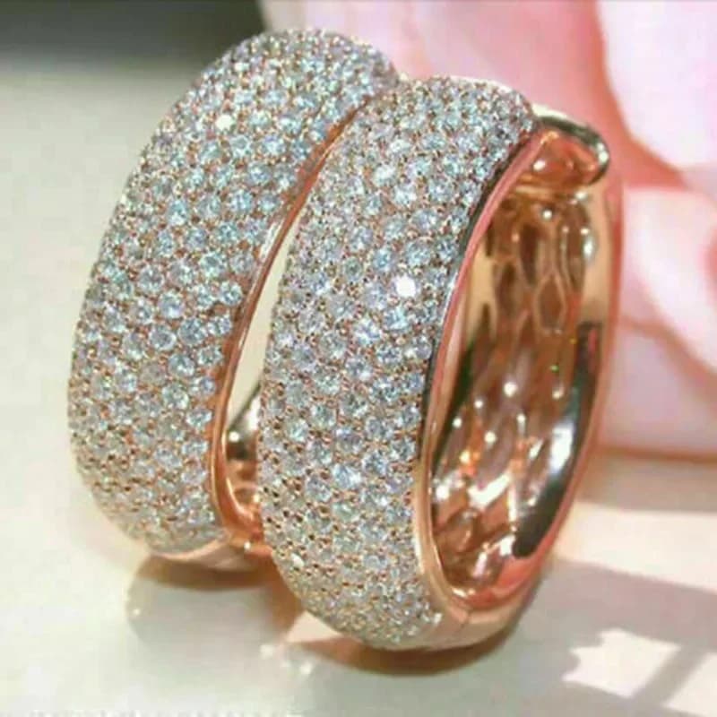 Nuovi Orecchini Geometrici Circolari Europei e Americani 2026, Gioielli di Moda di Lusso Leggero con Zirconi Micro-Incastonati Brillanti per Donne