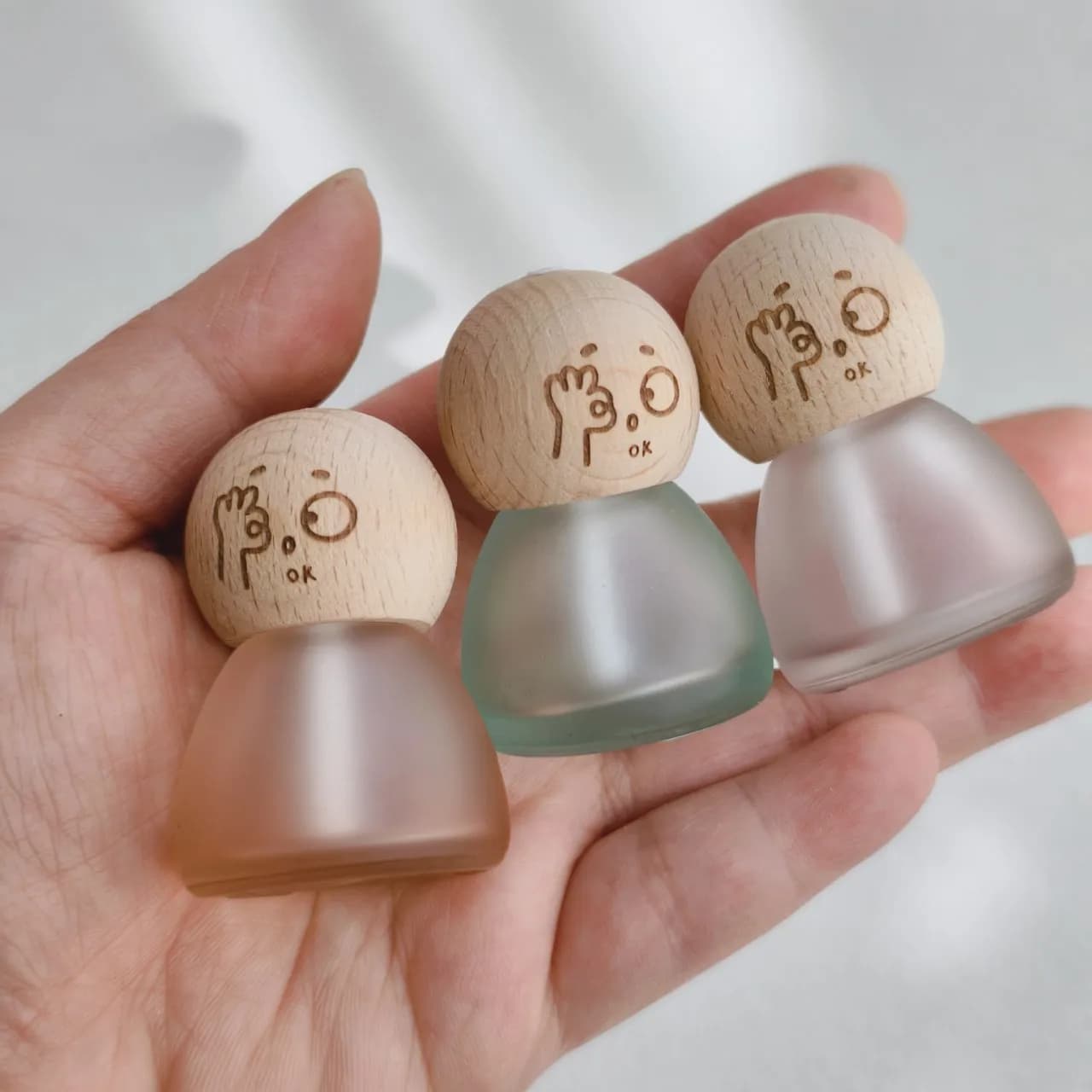 Diffusore per aromaterapia con bottiglia di olio essenziale in vetro con coperchio in legno per bottiglie riutilizzabili per fragranze domestiche Contenitori cosmetici