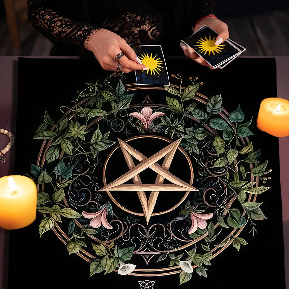Panno per altare pagano con motivo a stella Vibrant fiori e piante Viti Tarocchi Panno per decorazioni per divinazione Stregoneria Carte Oracle Pad
