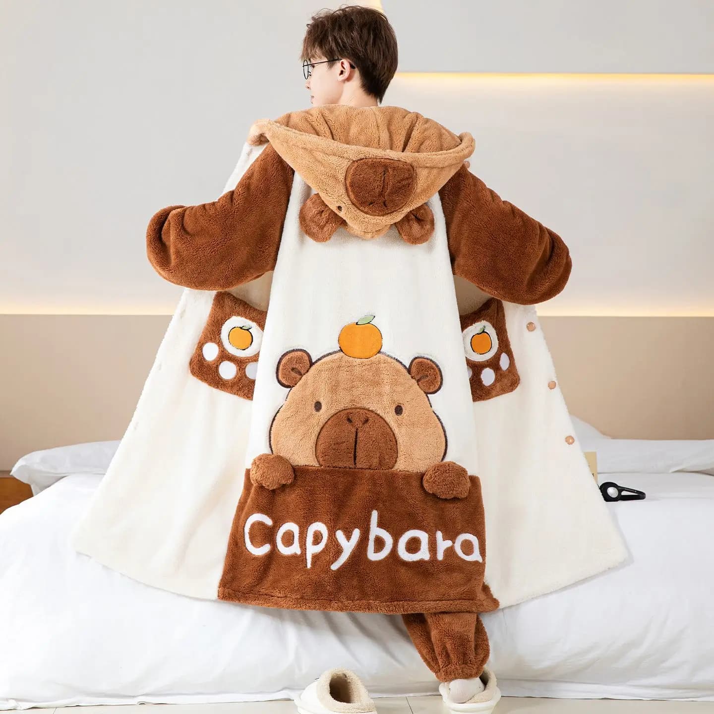 Set Pigiama con Cappuccio in Peluche a Forma di Capibara, Morbido Abbigliamento da Casa in Flanella per Uomo e Ragazzo, Comodo e Casual