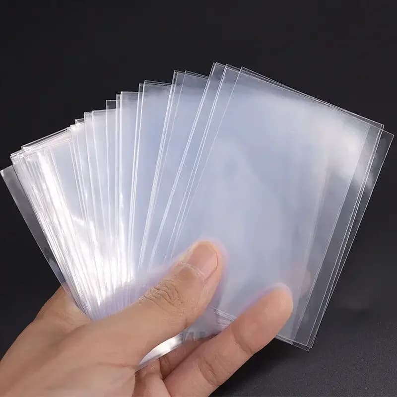 300/100 Pz 66*91mm Buste Per Carte Raccogliere Carte di Stoccaggio Giocattolo Per Il Italienano Brainrot Trading Card Pellicola Trasparente Titolare Della Carta protezioni
