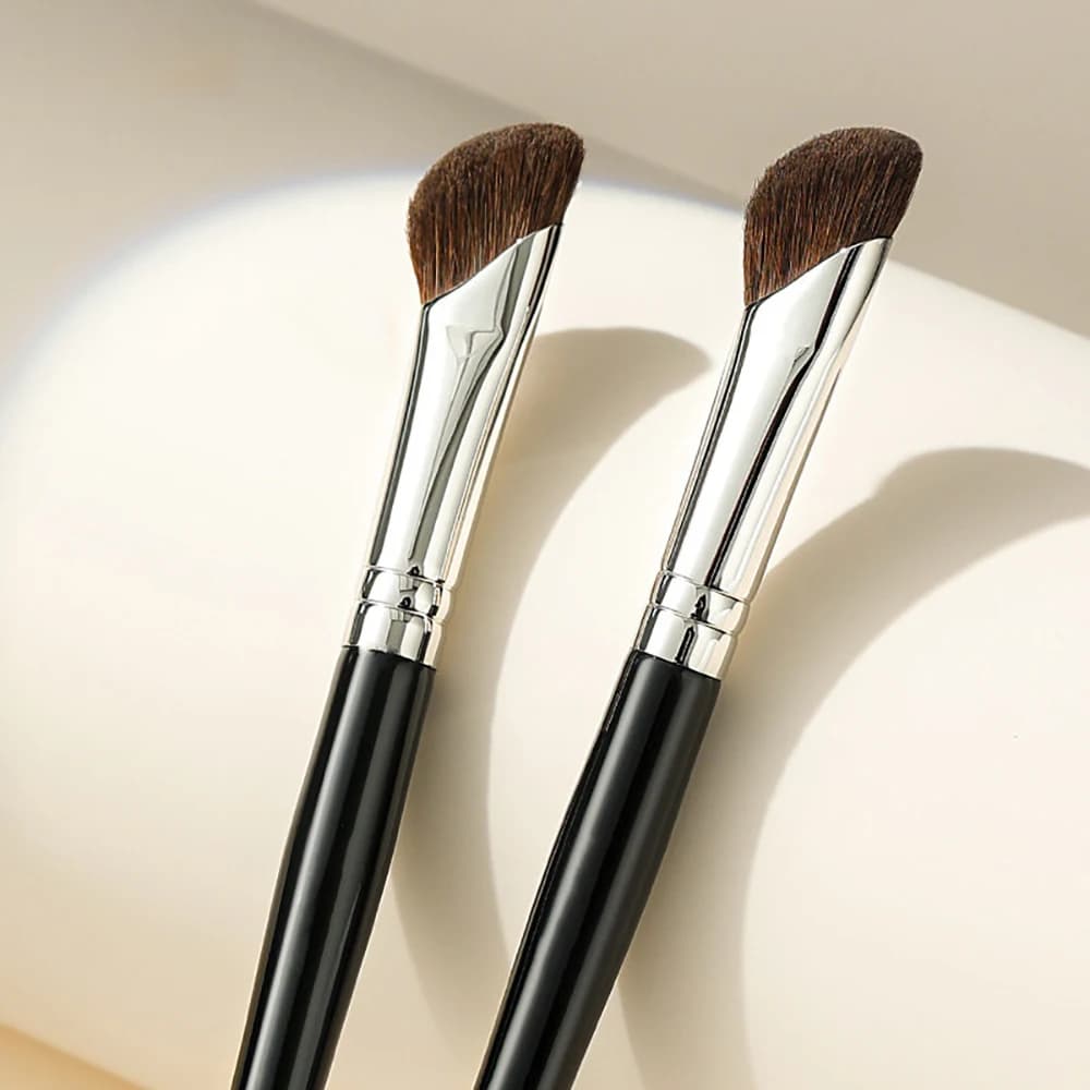 Pennello per ombretto per naso Pennelli per trucco Ombretto Ala del naso Bronzer Contorno Area degli occhi Strumenti per sfumare cosmetici in crine di cavallo morbido