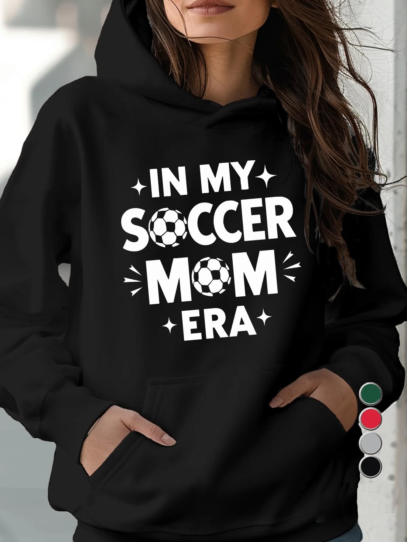 La felpa casual da donna con cappuccio della mia era delle mamme da calcio: motivo geometrico nero, caratterizzata da un pallone da calcio