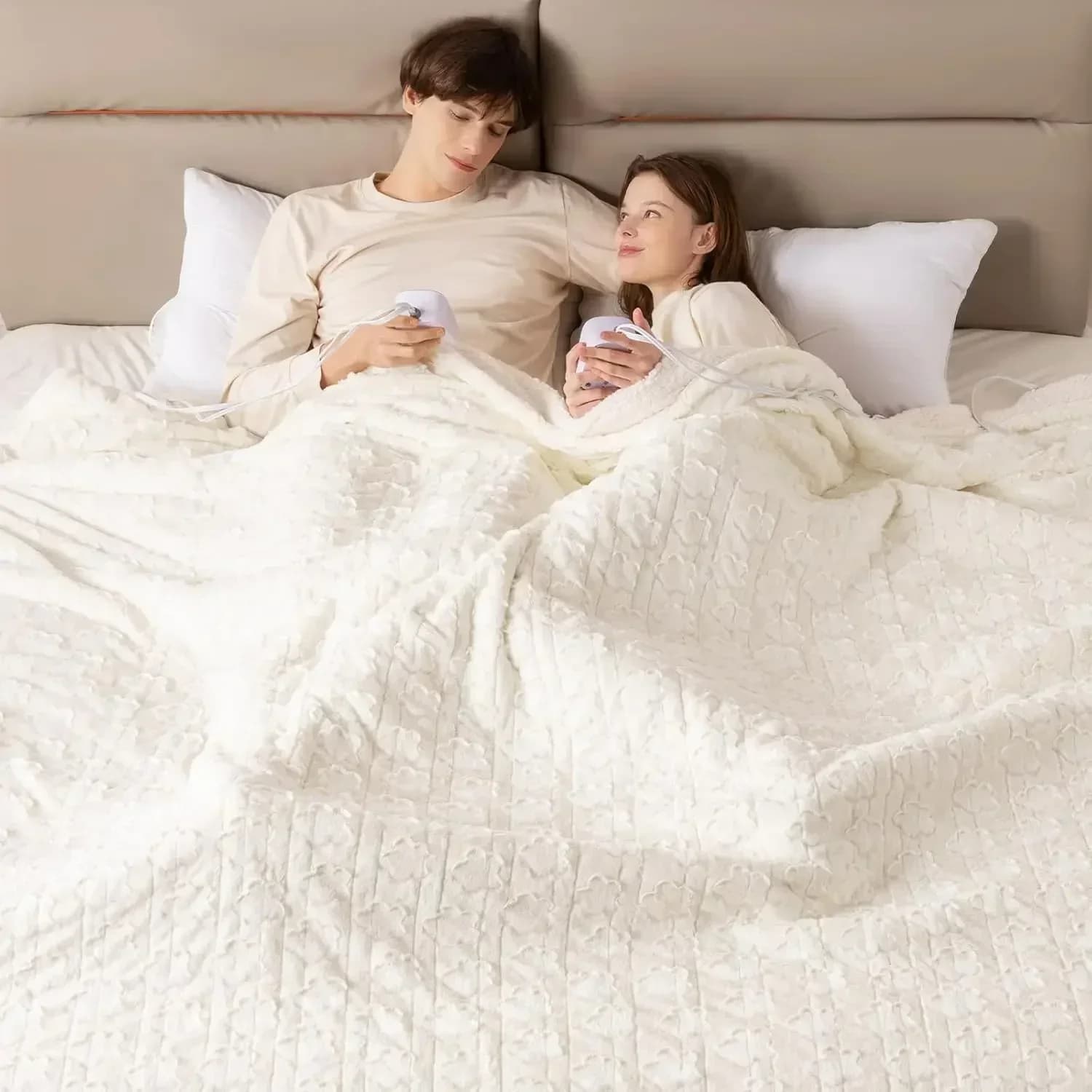 Offerta Speciale, Scorte Limitate! Coperta elettrica King Size 100" x 90" con doppio controller, coperta riscaldata con motivi floreali bianchi in finta pelliccia