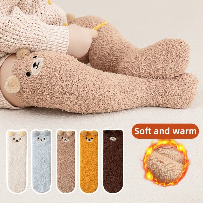 Calzini in velluto corallo per bambini cartone animato Orso carino Calze calde per bambini 0-5 anni Calza per protezione del ginocchio per bambini Calzini lunghi in peluche per neonati