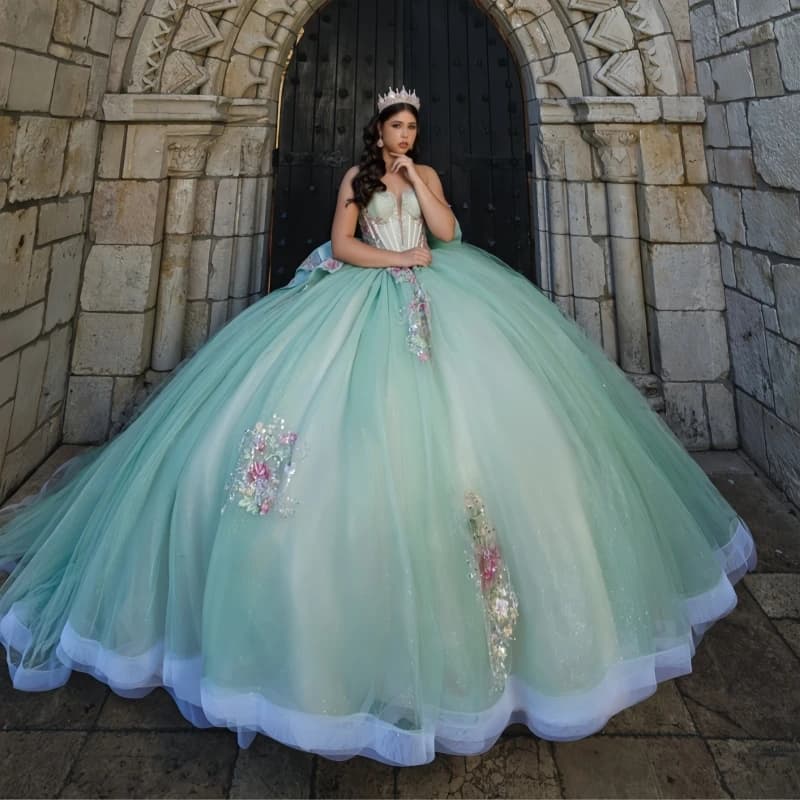 Abiti stile Quinceanera da principessa verde menta con spalle scoperte Applique con paillettes Perline Fiocco di cristallo Tull Sweet 16 Abito da ballo Abiti