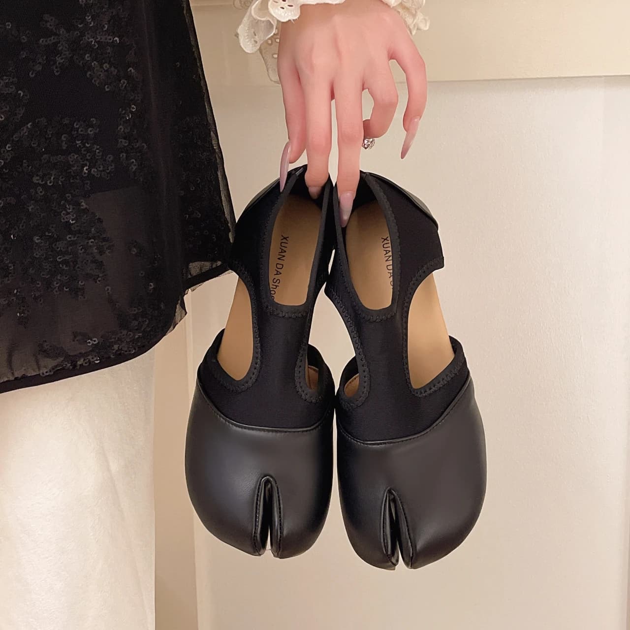 Nuove Scarpe Mary Jane da Donna, Sneakers Estive con Punta Divisa Tabi, Mocassini Casual, Ballerine Nere di Design, Sandali