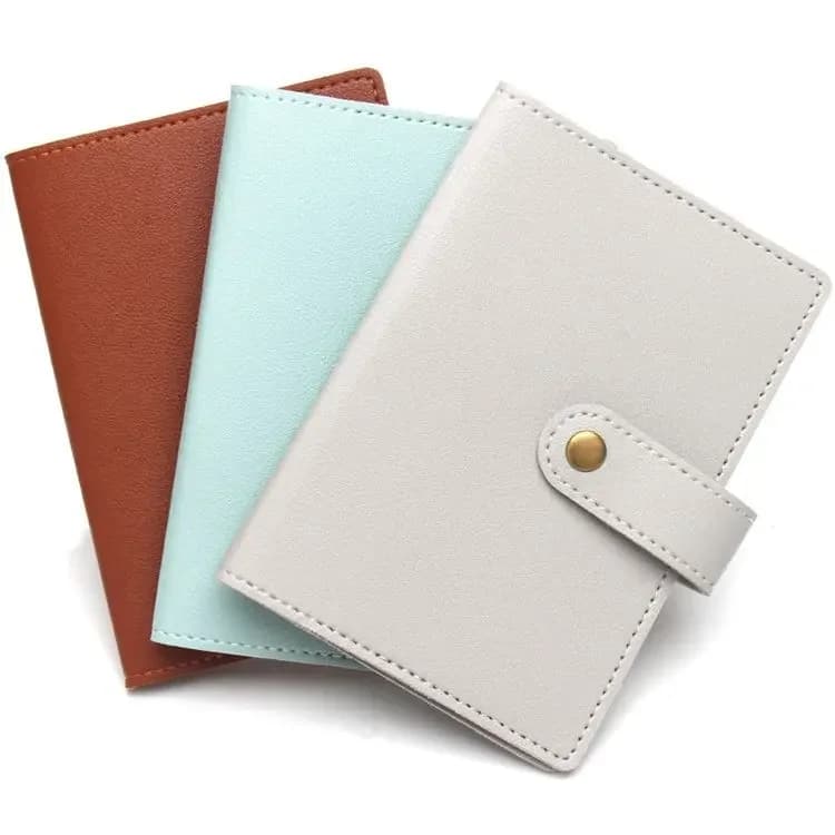 Accessori da viaggio per le vacanze Porta passaporto con bottone in rame alla moda Etichetta per bagagli Etichette per bagagli con copertina per passaporto in pelle extra spessa
