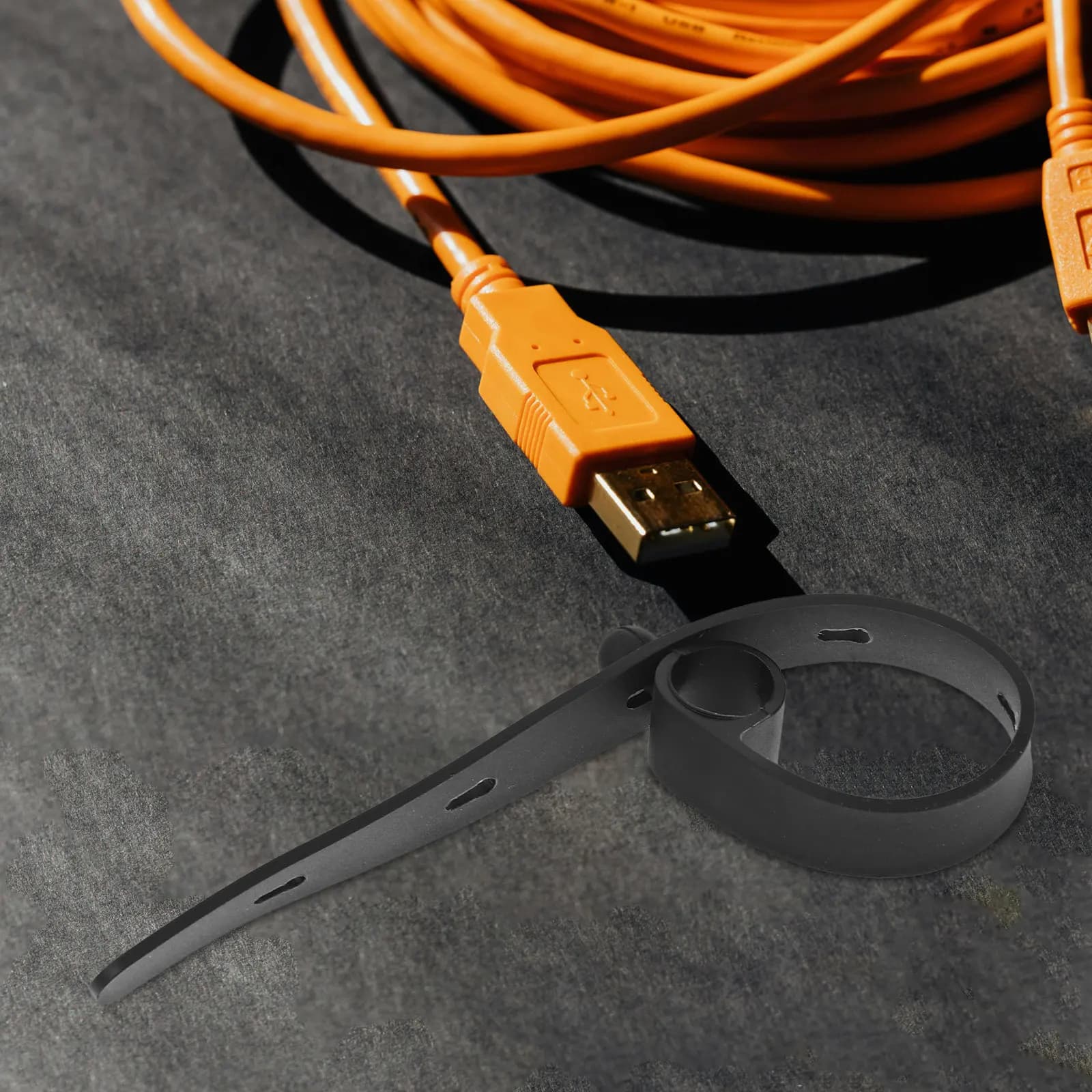 10 Pezzi Fascette Magnetiche in Silicone Riutilizzabili, Organizzatori Flessibili per Cavi da Scrivania, Supporti per Fili, Cinghie di Fissaggio