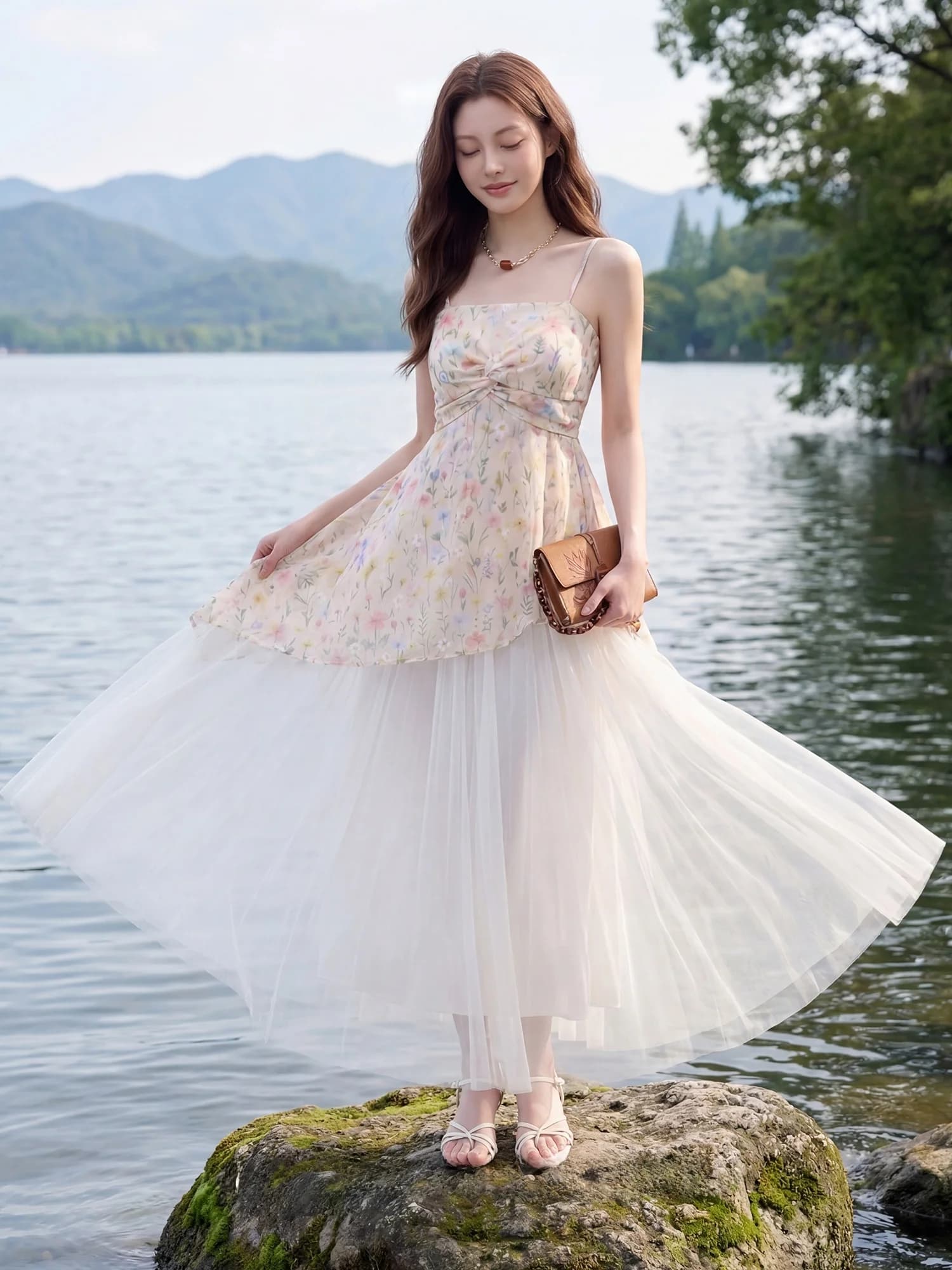 Gonna lunga bianca in rete a vita alta da donna, modello A-line, nuova collezione primavera estate, con effetto fluido e voluminoso