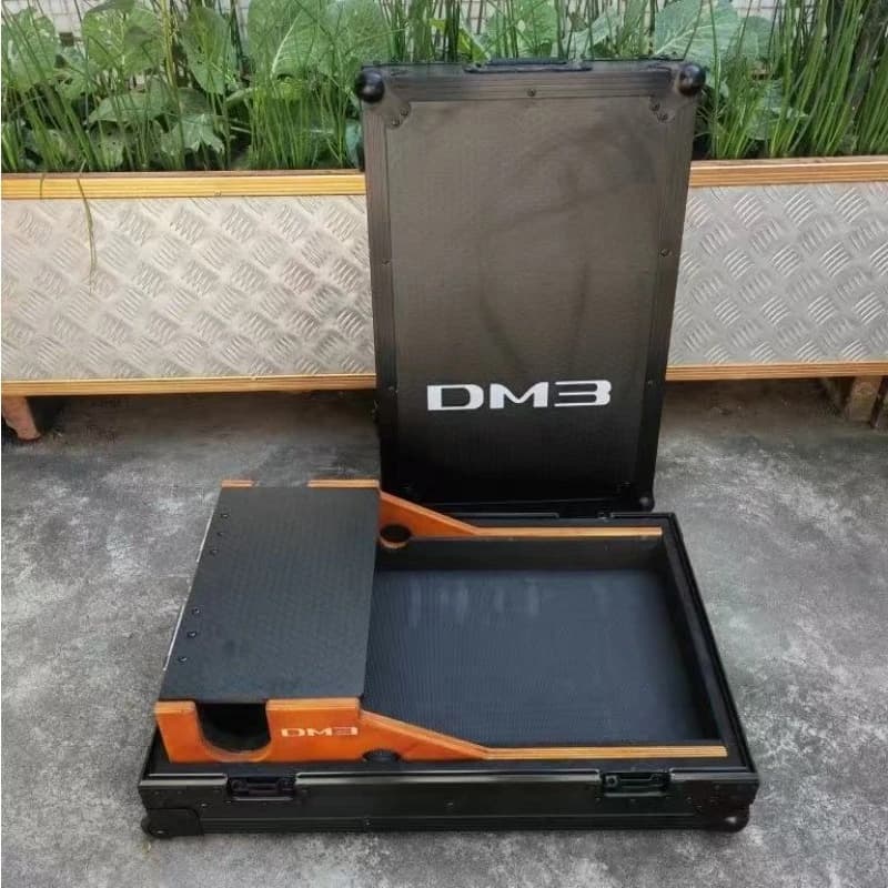 Flight Case in Alluminio per Mixer Digitale DM3 DM3S con Ruote, Stile Legno di Betulla e Vano Portacavi