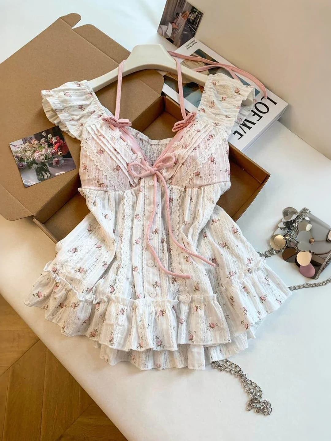 Pure Desire Floral Design Halter Neck Strap Vest Women Summer New Style Lace Trim Sleeveless Top Sexy Loose Fit Cotton Polyester