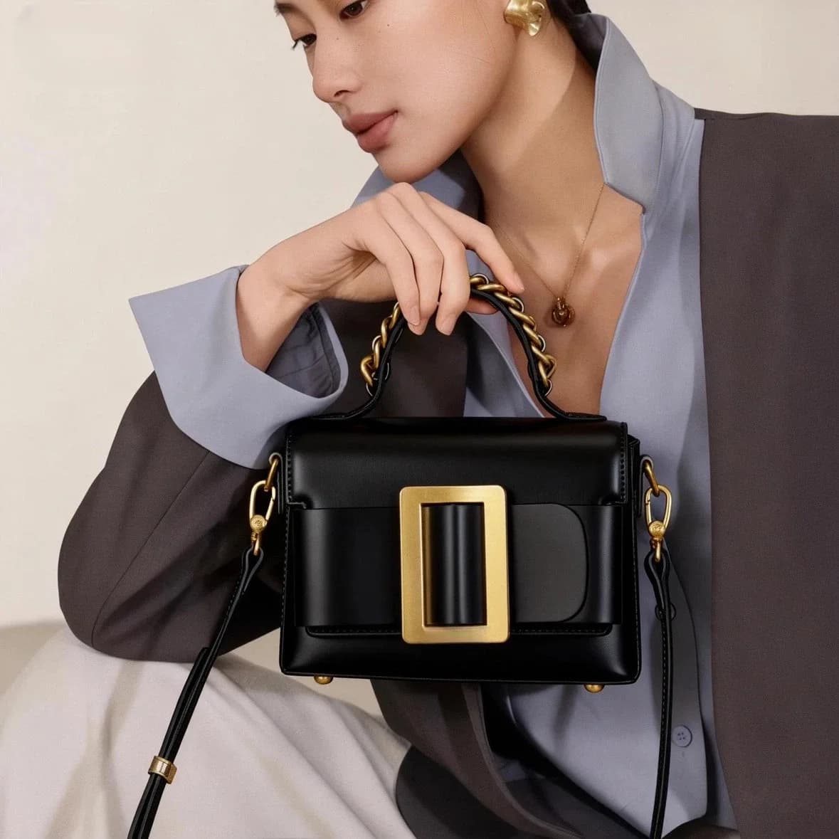 Borsa a tracolla da donna in metallo con catena, nuovo design 2026, fibbia quadrata, tracolla con cinturino, borsa a tracolla da donna