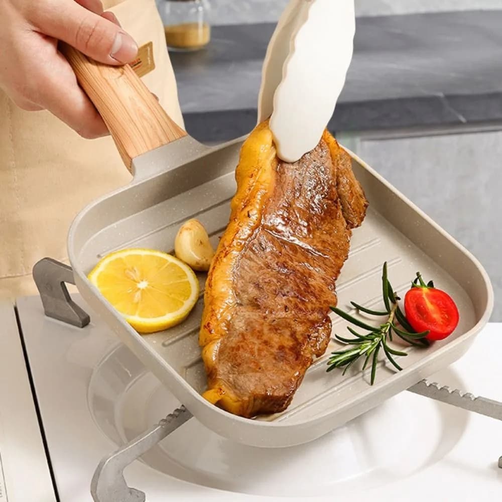 Steak pan with Handle Heat Resistant, Square pan with Egg Waist Motive, Universal Non-stick pan for Eggs, for Floor Cooking